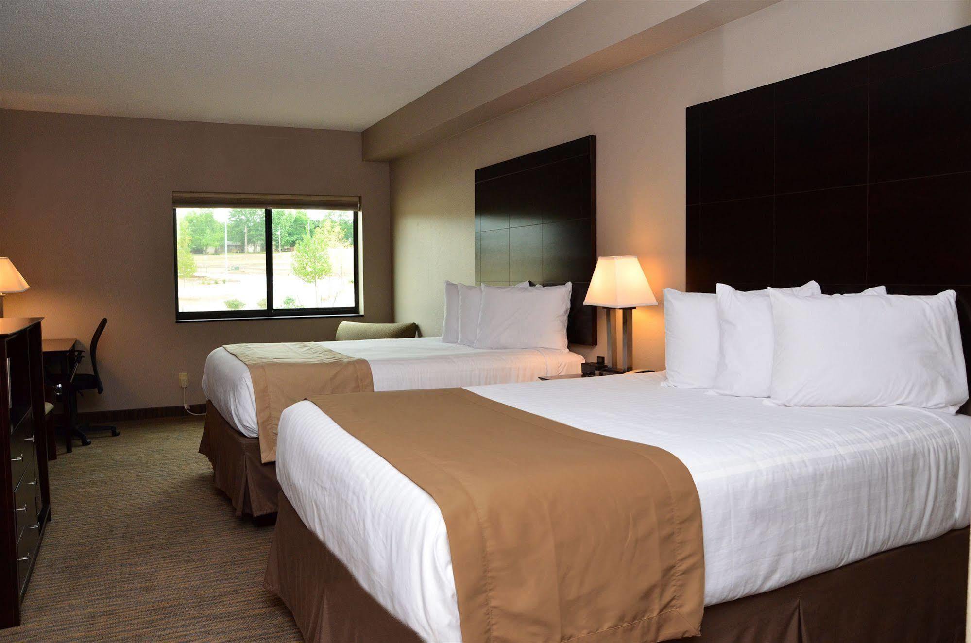 Qube Hotel - Polk City Dış mekan fotoğraf