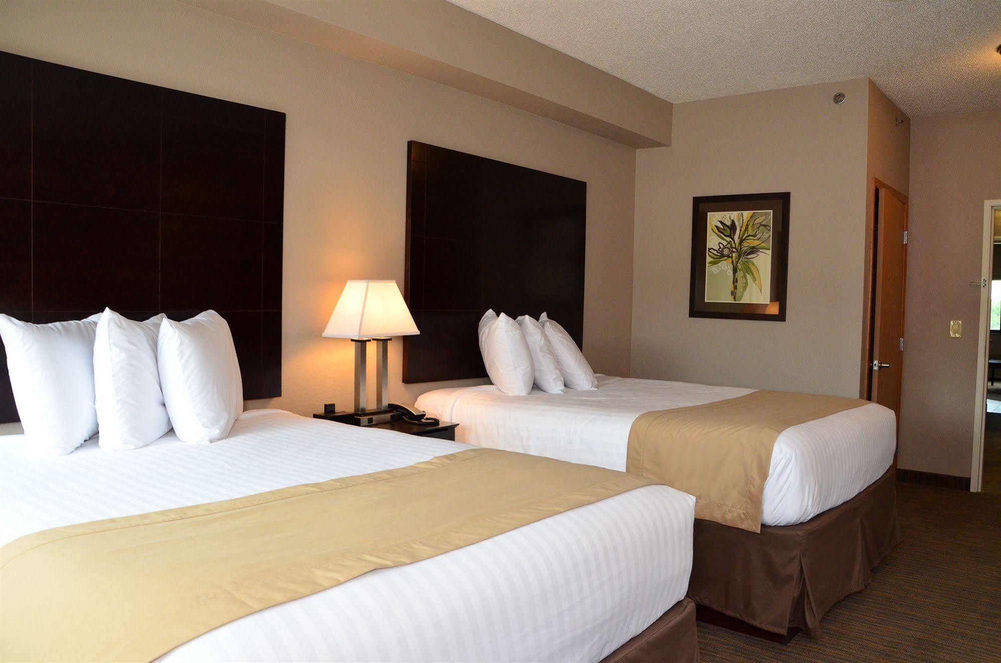 Qube Hotel - Polk City Dış mekan fotoğraf